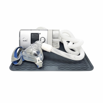 Mata z pokrowcem, ochrona na aparat i maskę CPAP